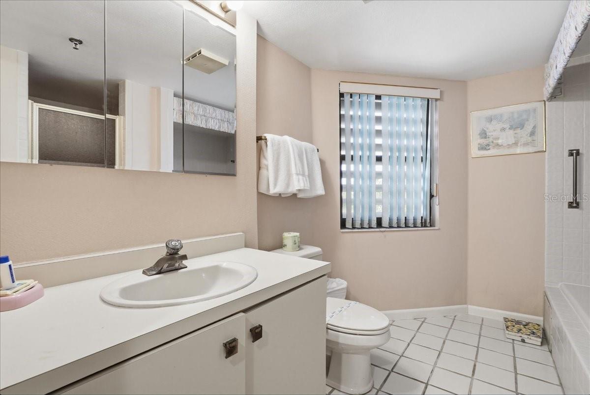 Image 33 of 44 For 5611 Gulf Of Mexico Drive 3