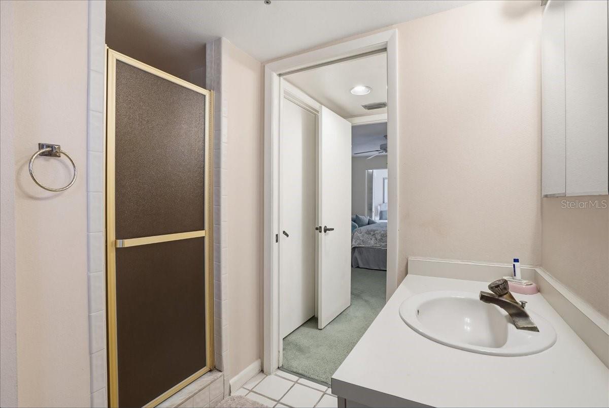 Image 35 of 44 For 5611 Gulf Of Mexico Drive 3