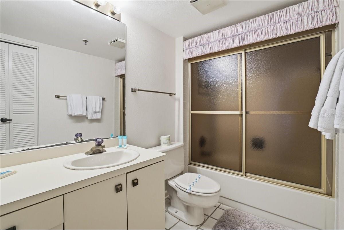 Image 39 of 44 For 5611 Gulf Of Mexico Drive 3