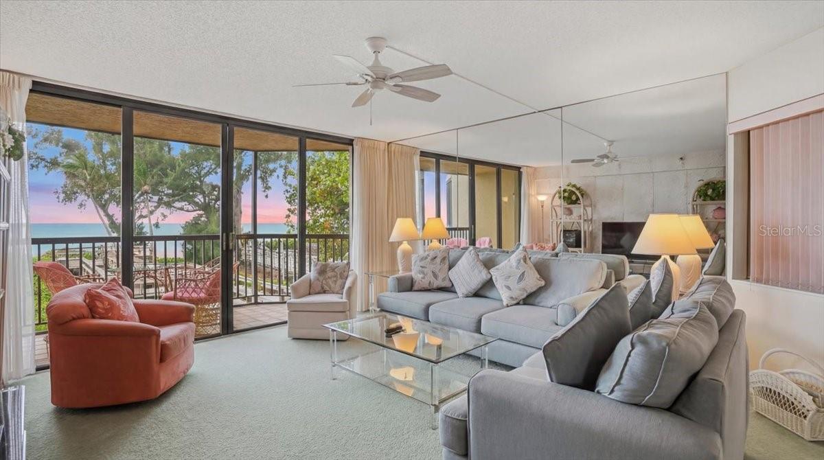 Image 5 of 44 For 5611 Gulf Of Mexico Drive 3