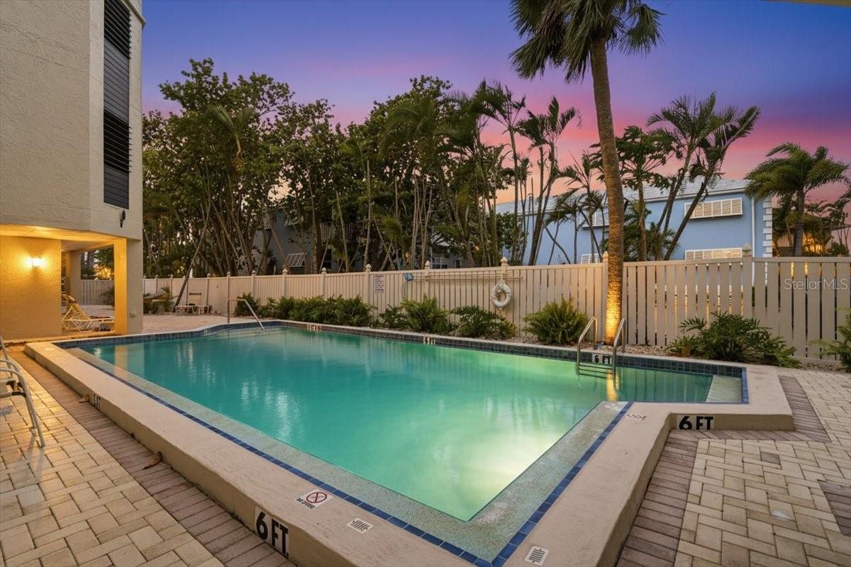 Image 6 of 44 For 5611 Gulf Of Mexico Drive 3