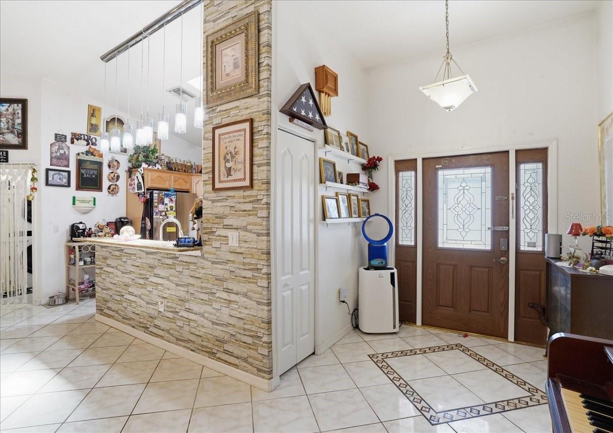 Image 5 of 47 For 6993 Manniz Road