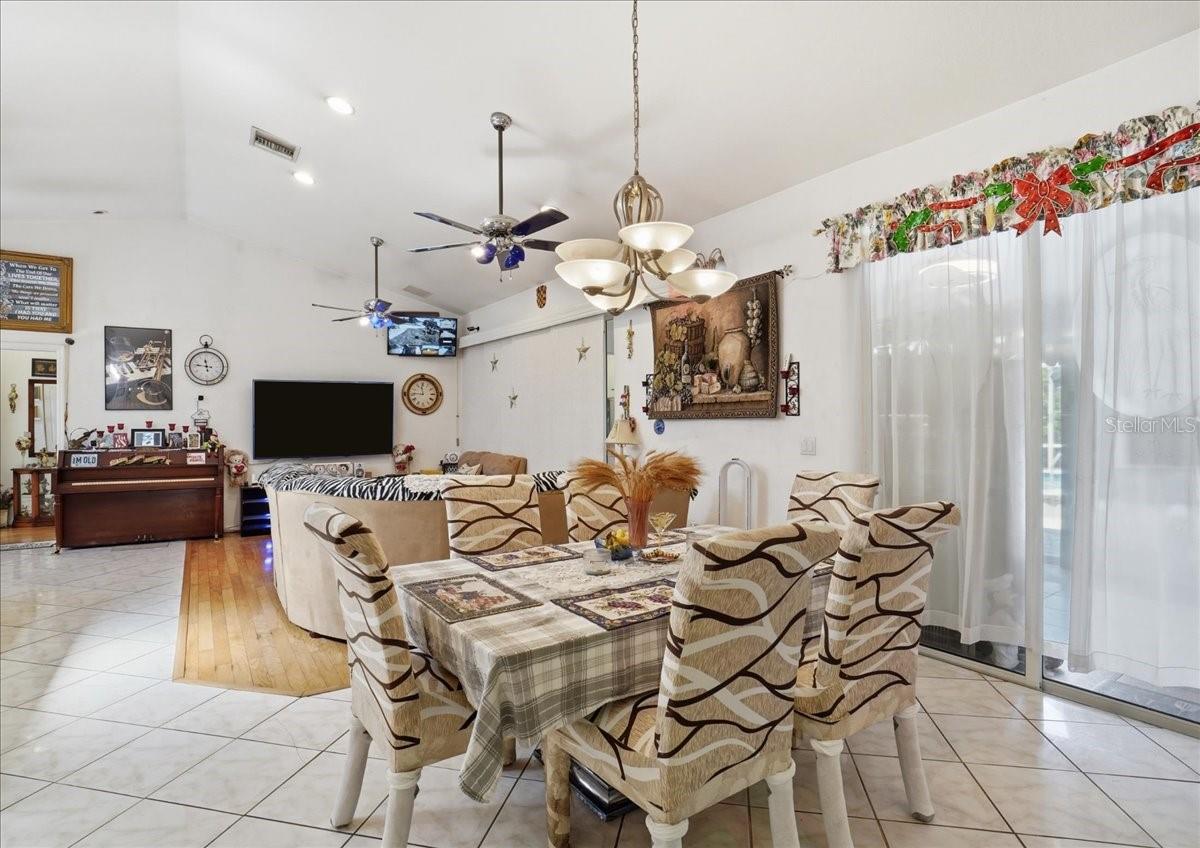 Image 7 of 47 For 6993 Manniz Road