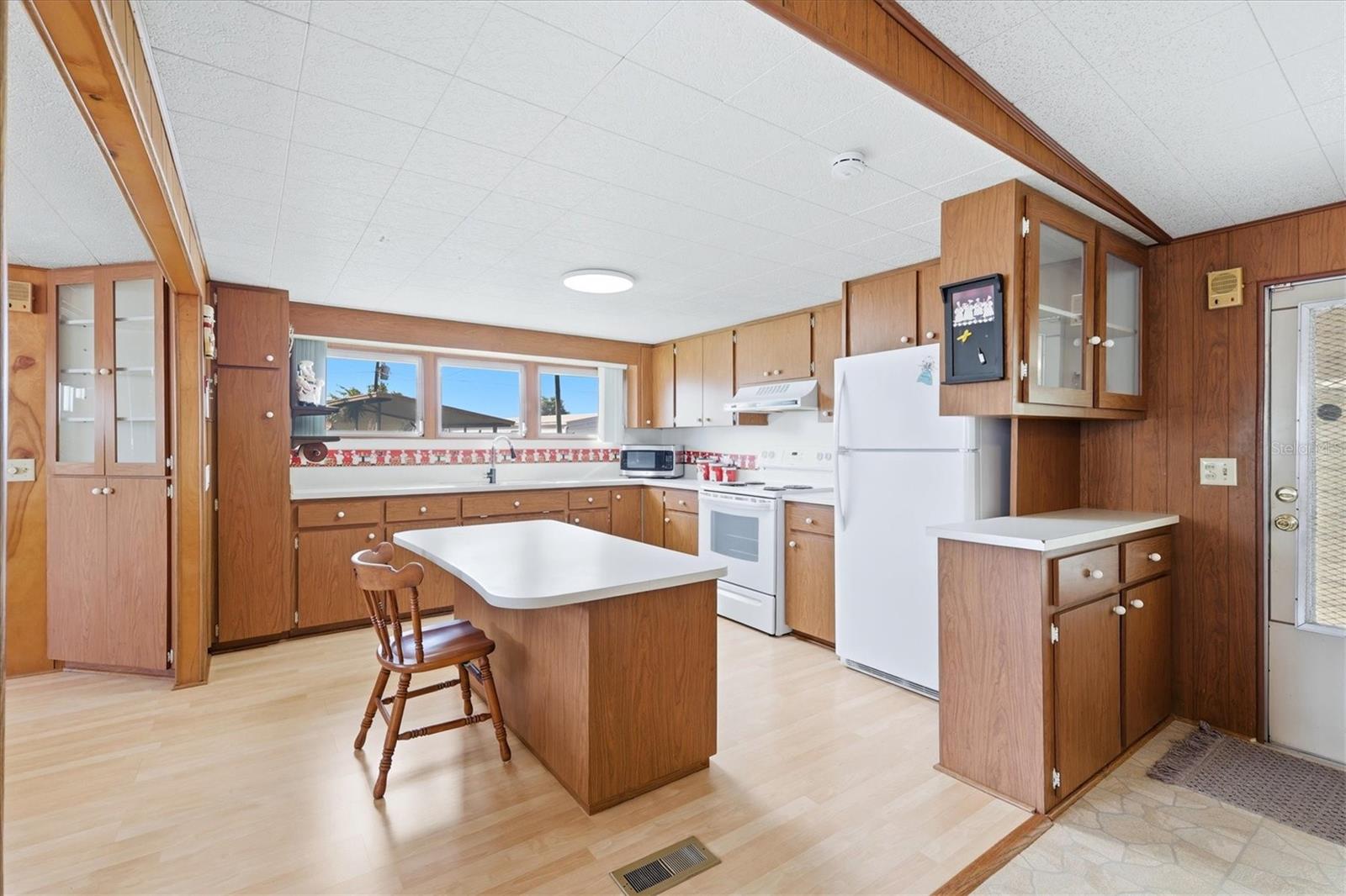 Image 10 of 48 For 1419 41st Avenue E