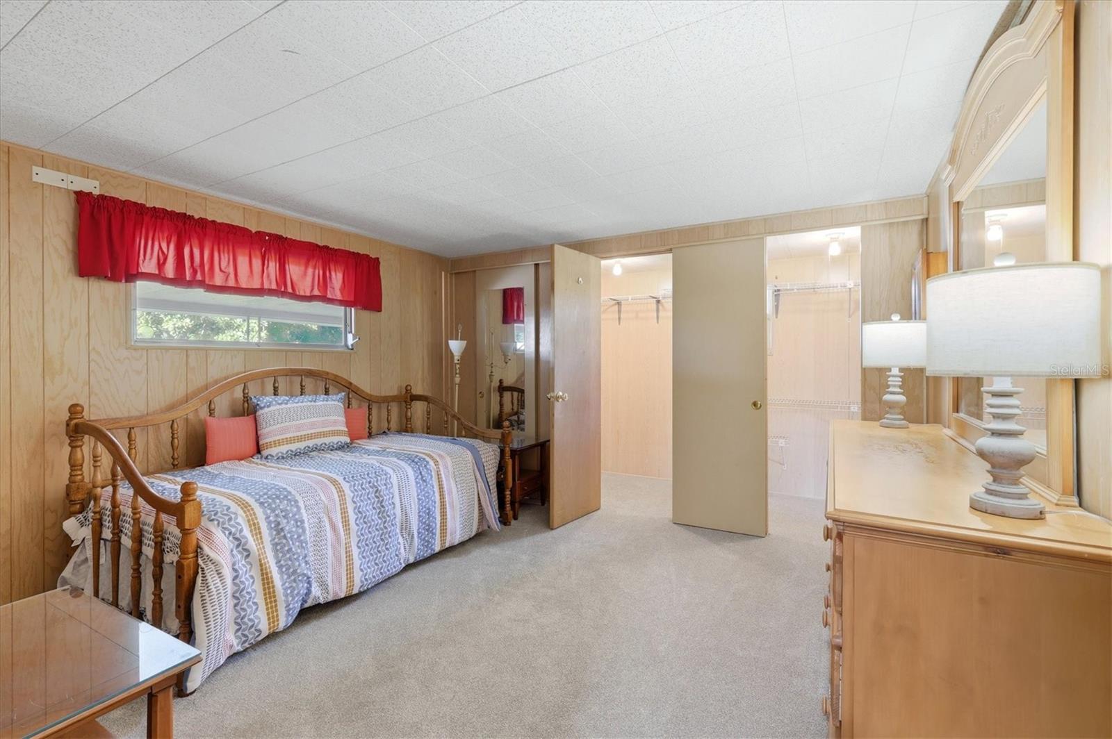 Image 17 of 48 For 1419 41st Avenue E