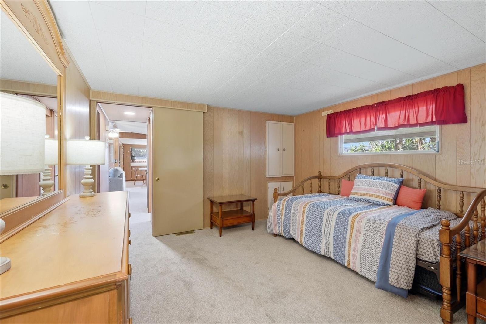 Image 18 of 48 For 1419 41st Avenue E