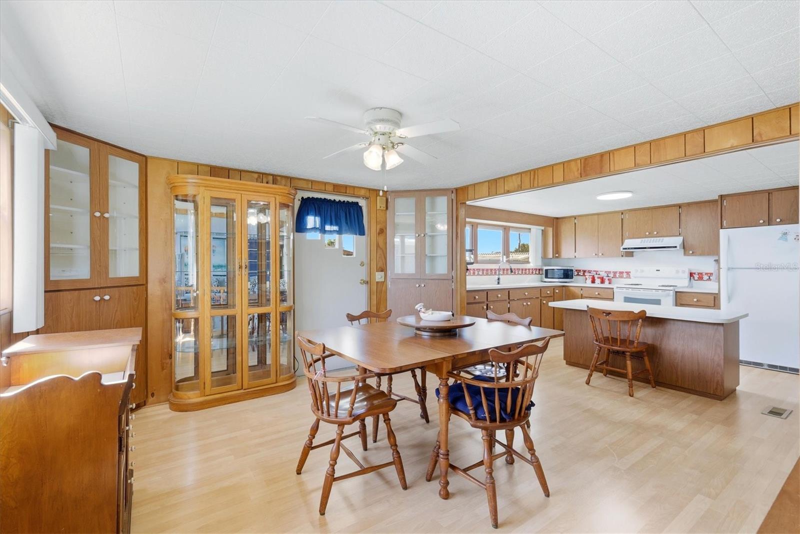 Image 9 of 48 For 1419 41st Avenue E