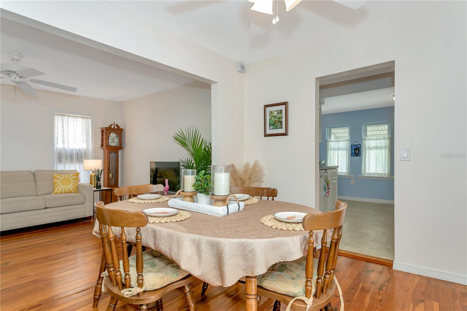 Image 10 of 40 For 14 Braden Castle Drive