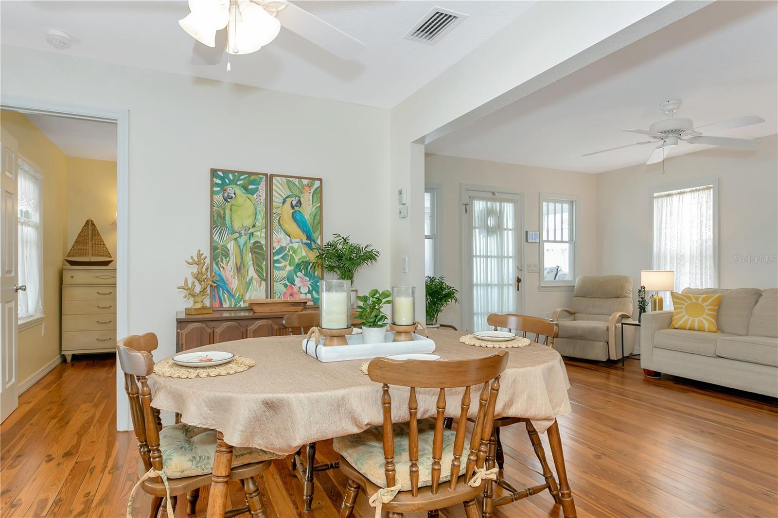 Image 11 of 40 For 14 Braden Castle Drive