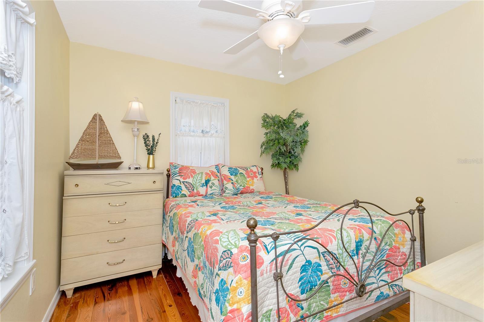 Image 12 of 40 For 14 Braden Castle Drive