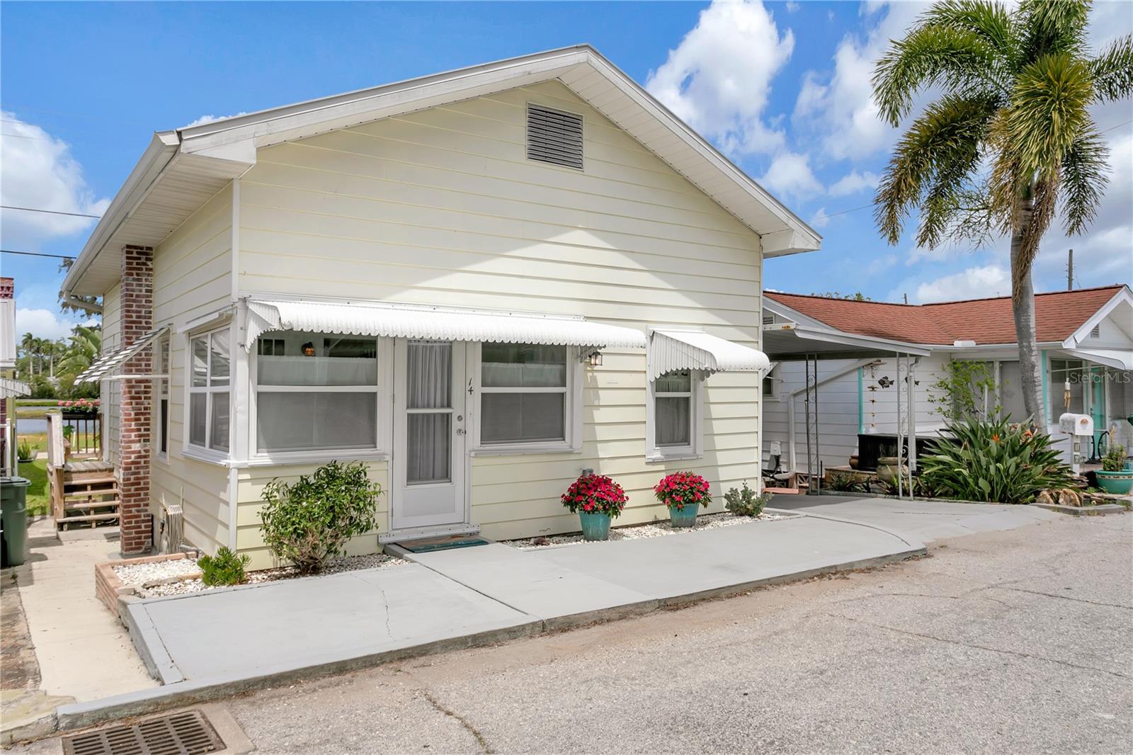 Image 33 of 40 For 14 Braden Castle Drive