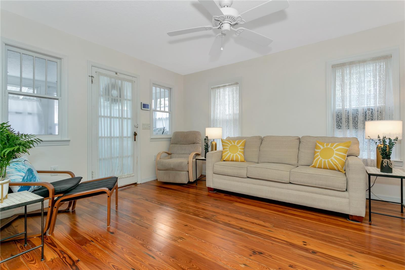 Image 6 of 40 For 14 Braden Castle Drive