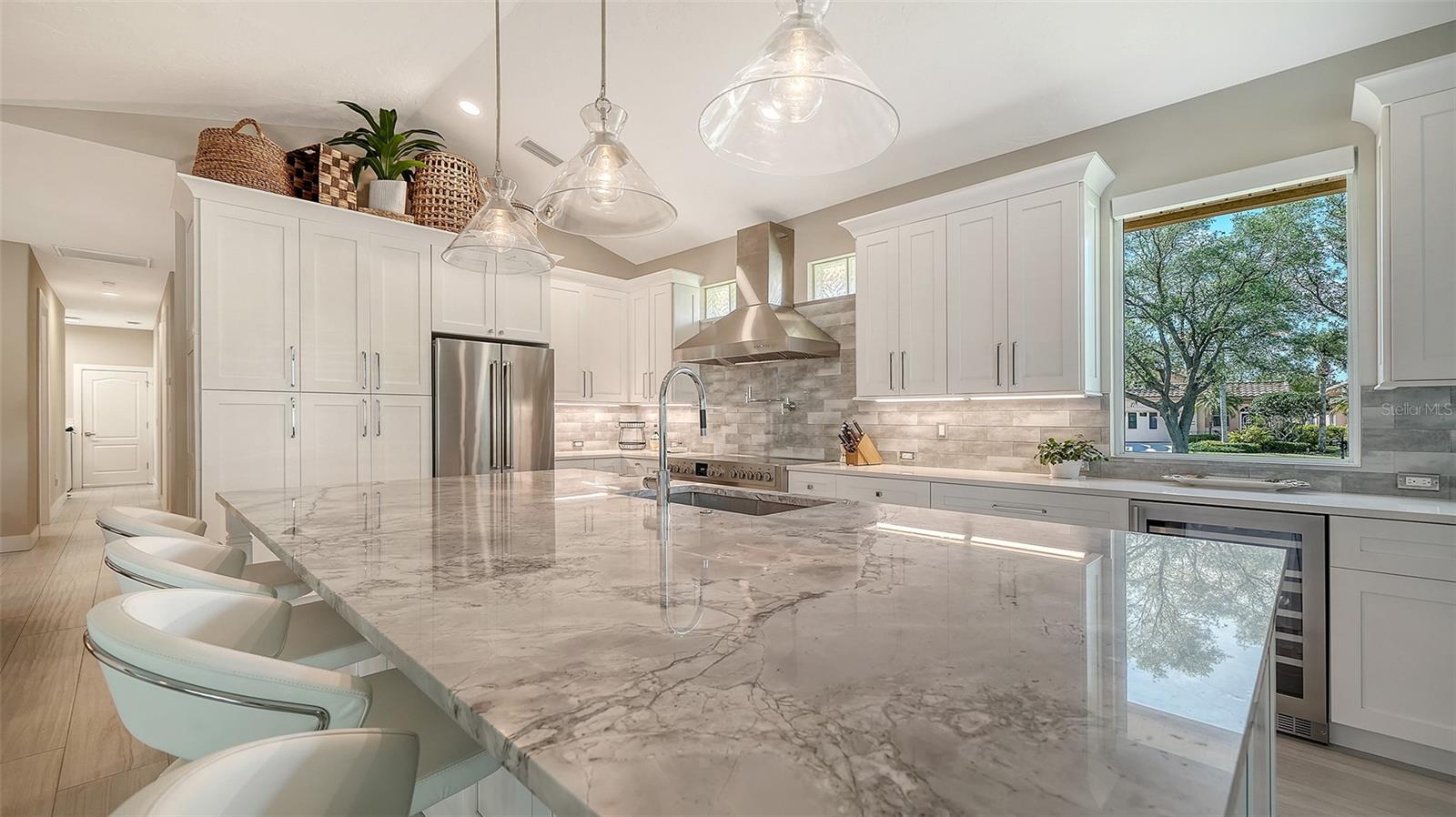 Listing photo id 22 for 7198 Del Lago Drive