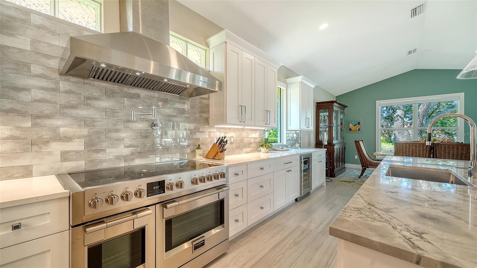 Listing photo id 24 for 7198 Del Lago Drive