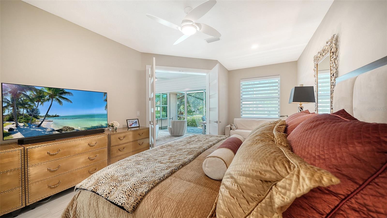 Listing photo id 31 for 7198 Del Lago Drive