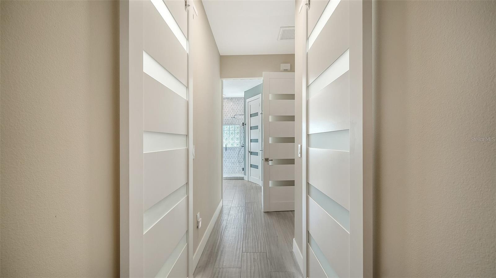 Listing photo id 33 for 7198 Del Lago Drive