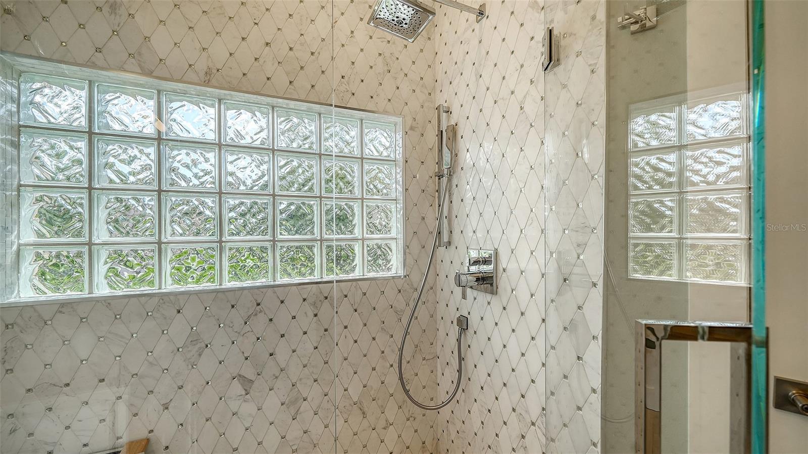 Listing photo id 36 for 7198 Del Lago Drive