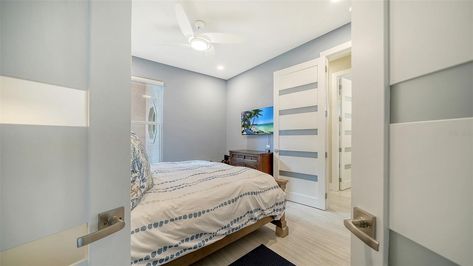 Listing photo id 43 for 7198 Del Lago Drive