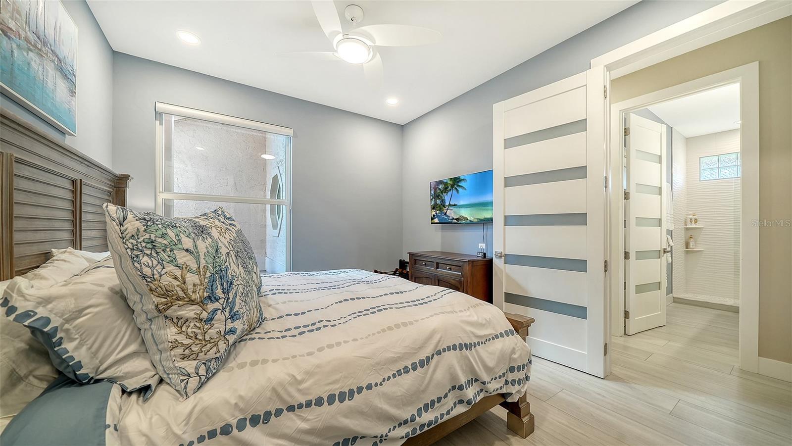 Listing photo id 44 for 7198 Del Lago Drive