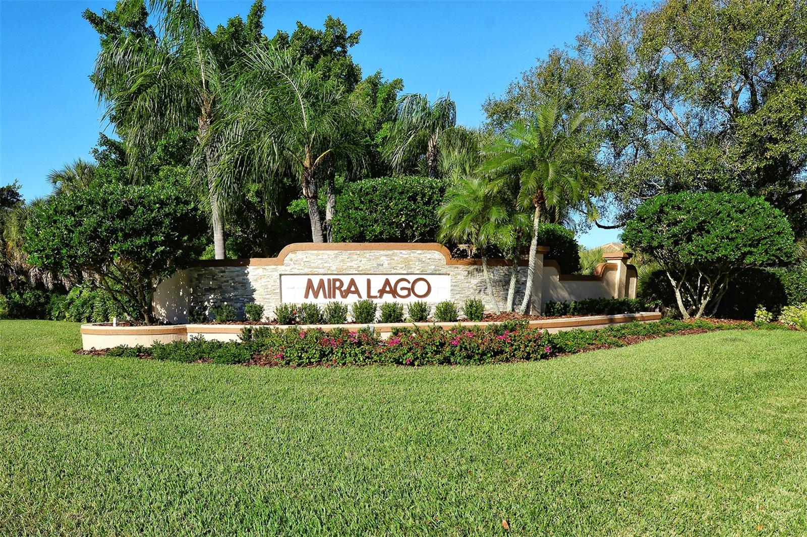 Listing photo id 63 for 7198 Del Lago Drive