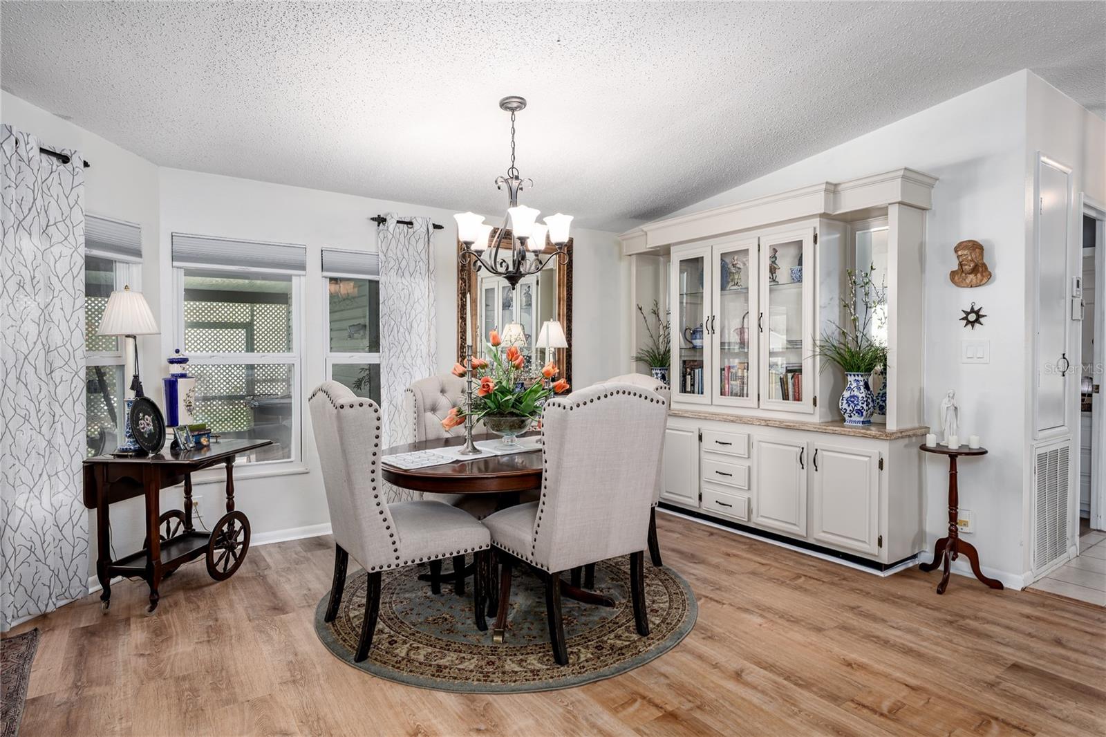 Image 15 of 46 For 8520 Countess Avenue Circle