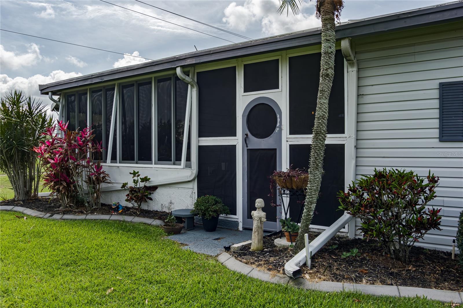 Image 22 of 46 For 8520 Countess Avenue Circle