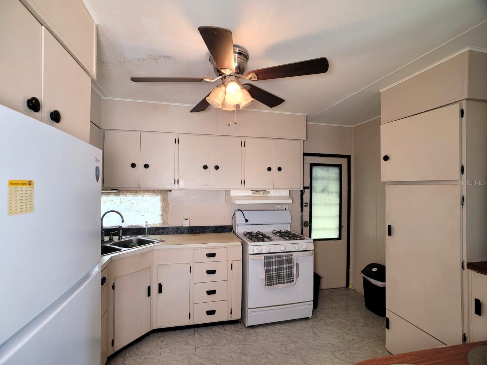 Image 10 of 16 For 407 51st Avenue Terrace W