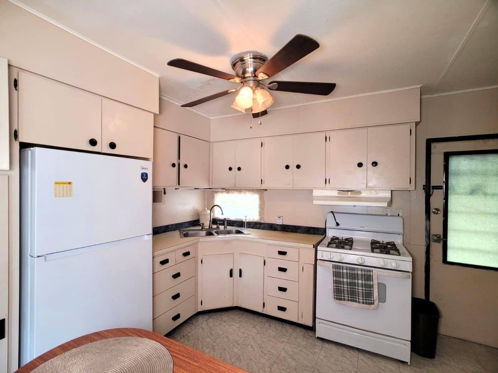 Image 2 of 16 For 407 51st Avenue Terrace W