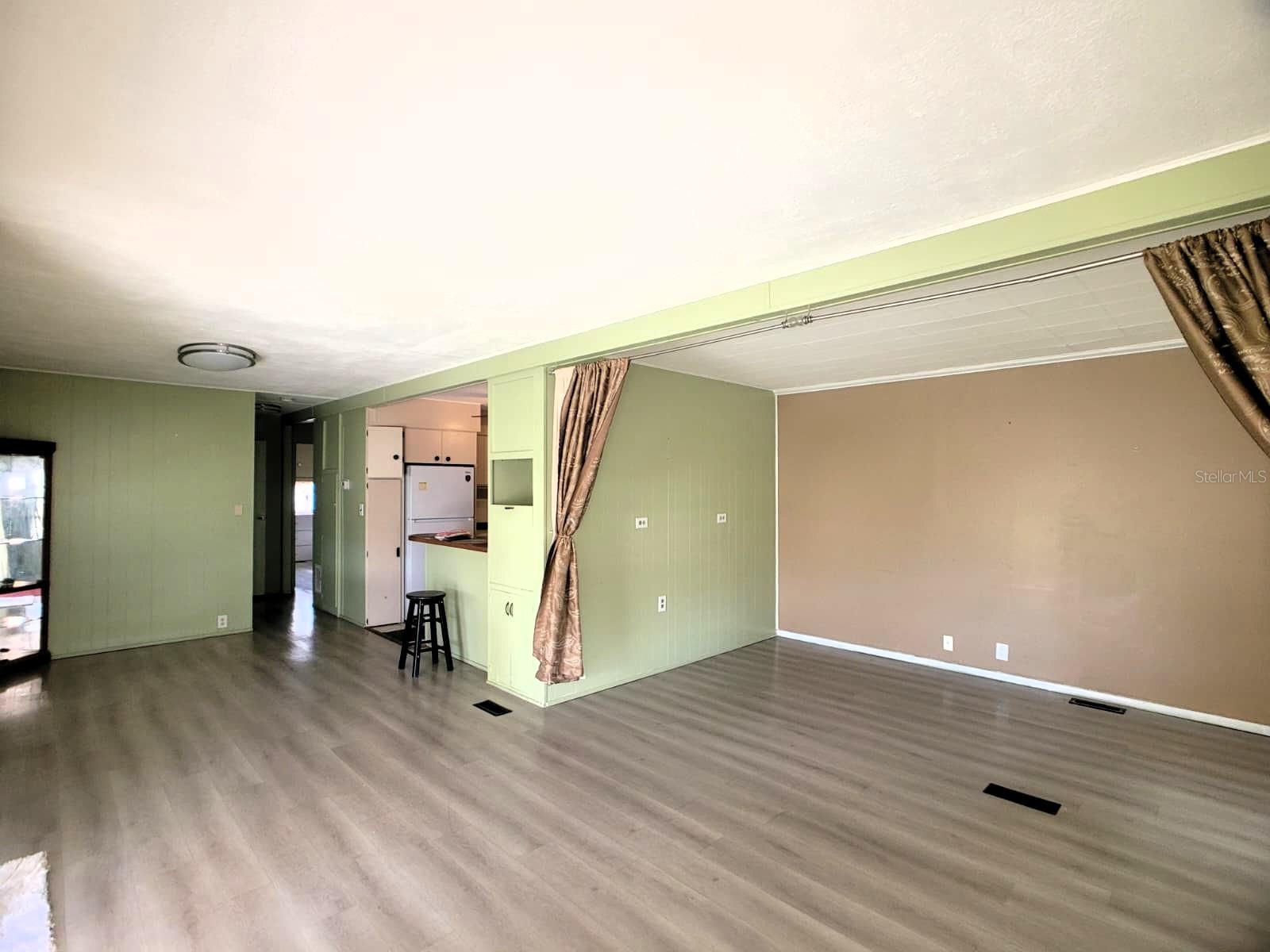 Image 3 of 16 For 407 51st Avenue Terrace W