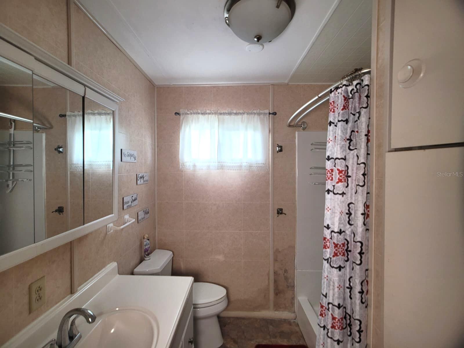 Image 4 of 16 For 407 51st Avenue Terrace W