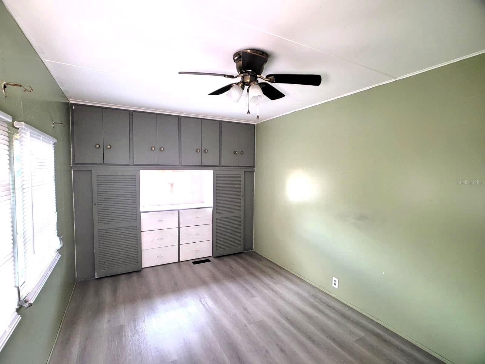 Image 7 of 16 For 407 51st Avenue Terrace W