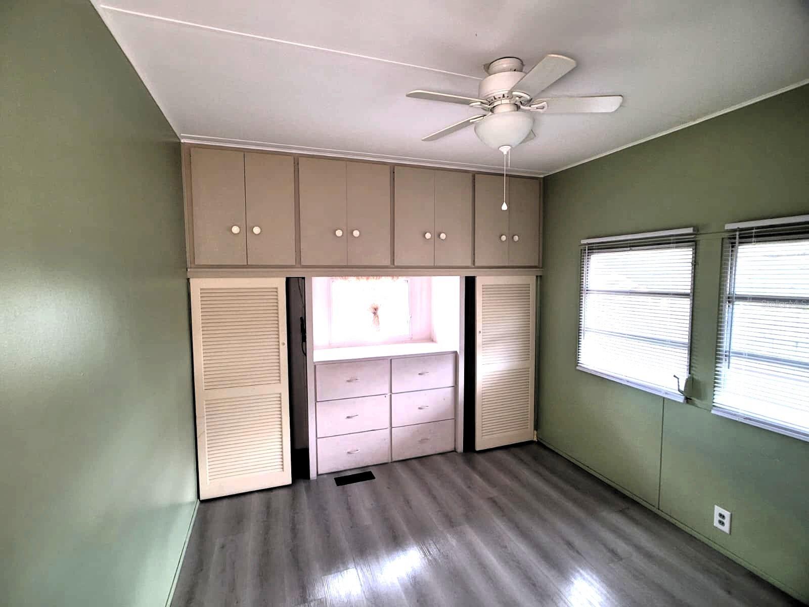 Image 8 of 16 For 407 51st Avenue Terrace W