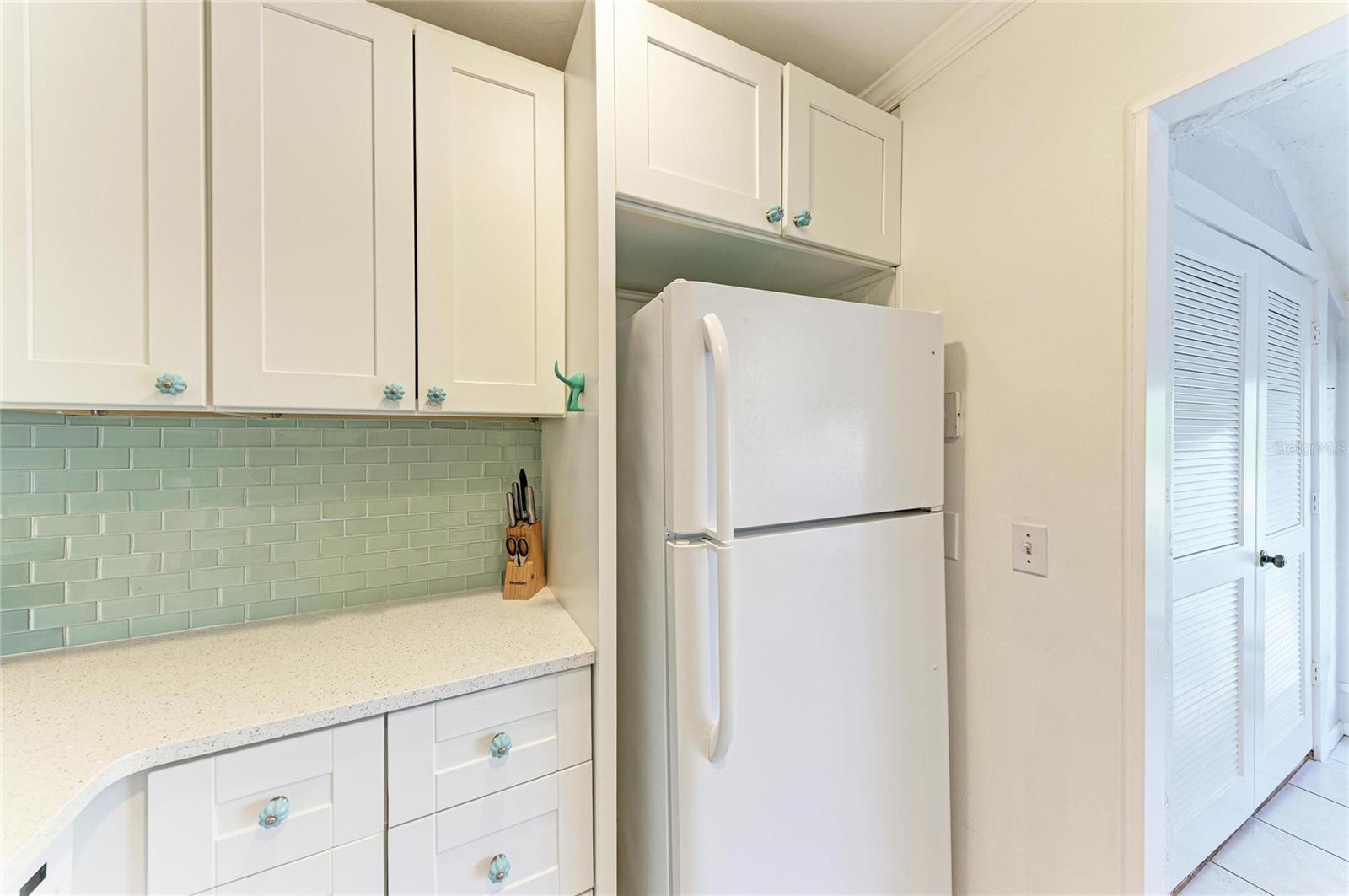 Image 10 of 42 For 4578 Red Maple Road 904