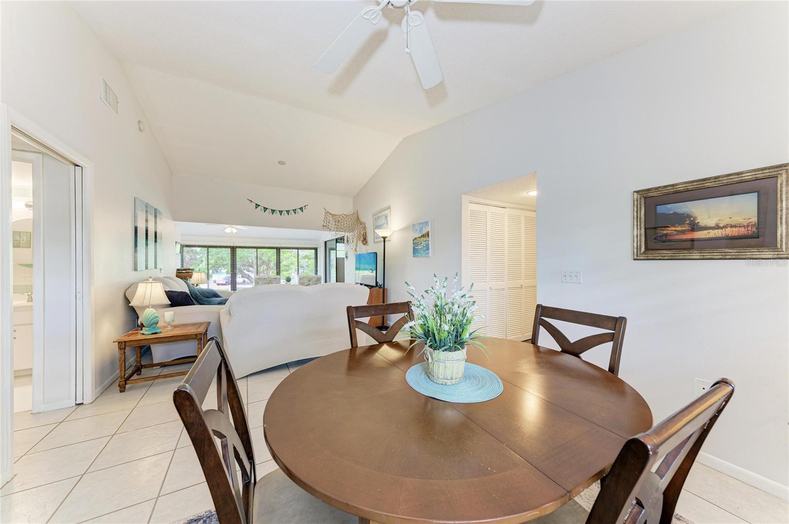 Image 13 of 42 For 4578 Red Maple Road 904