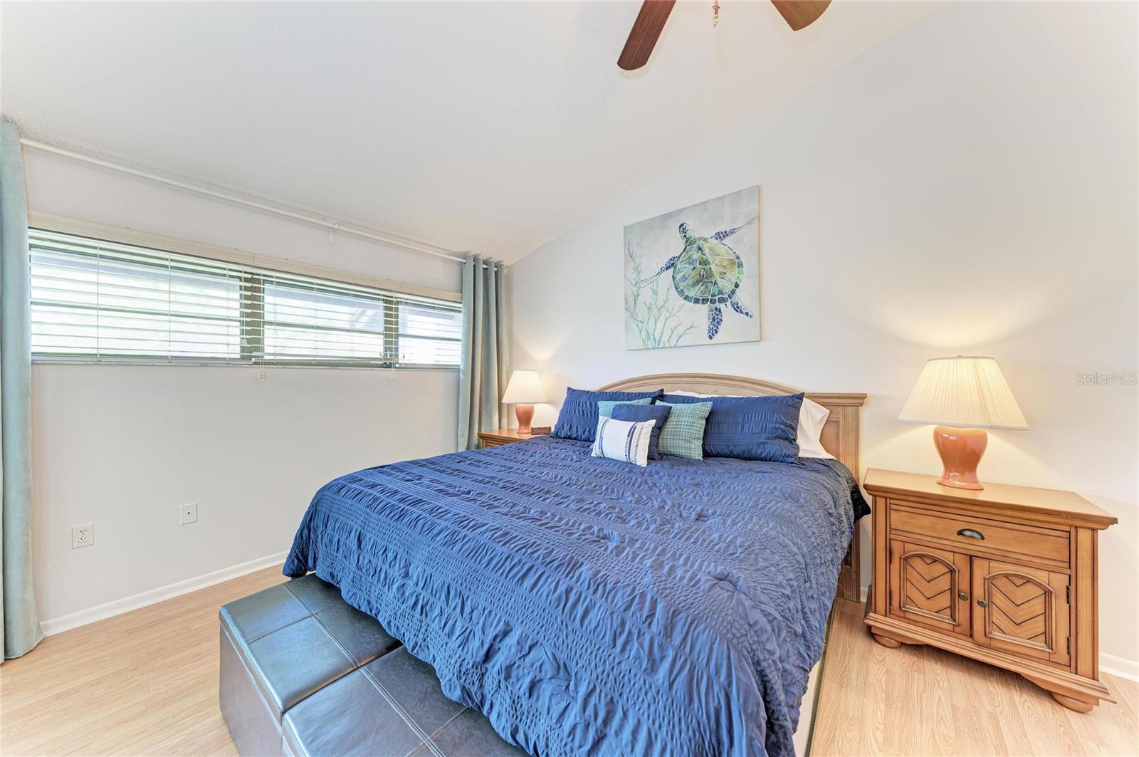 Image 16 of 42 For 4578 Red Maple Road 904