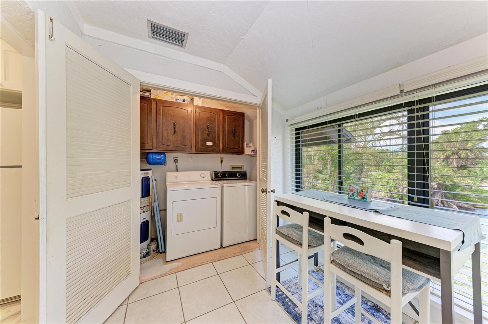 Image 24 of 42 For 4578 Red Maple Road 904