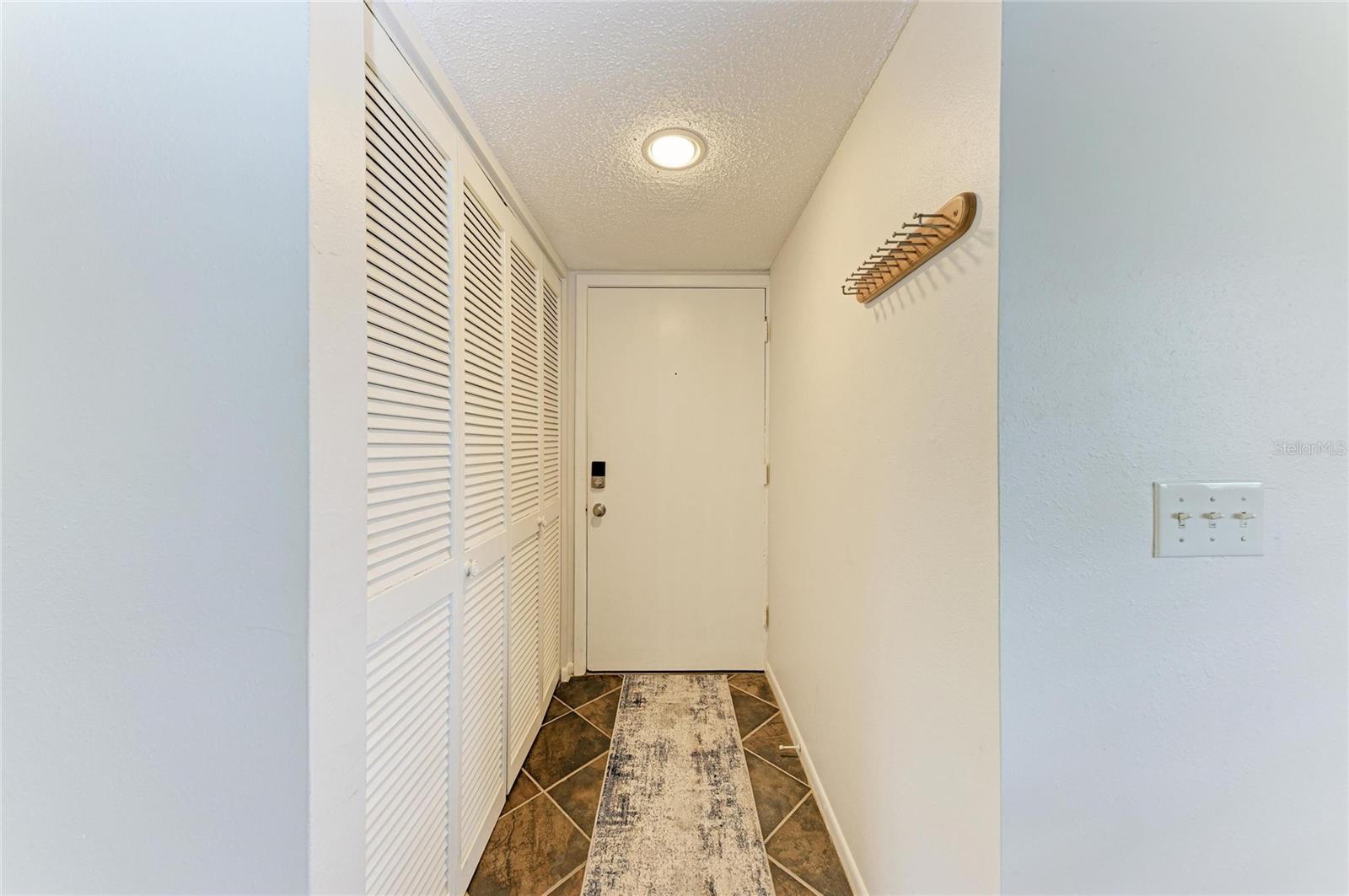 Image 28 of 42 For 4578 Red Maple Road 904