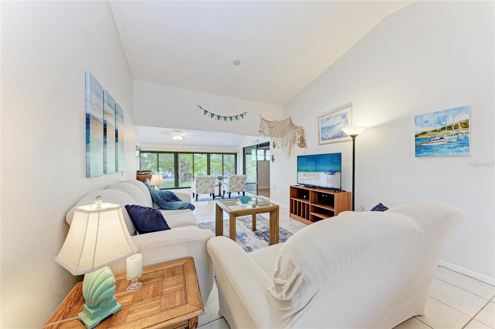 Image 4 of 42 For 4578 Red Maple Road 904