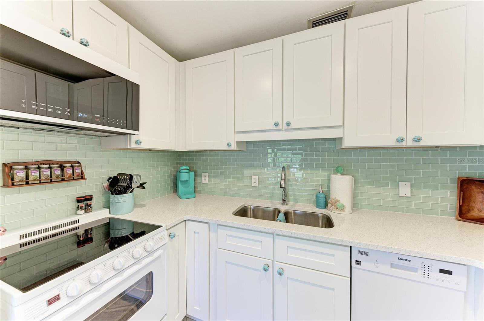 Image 8 of 42 For 4578 Red Maple Road 904