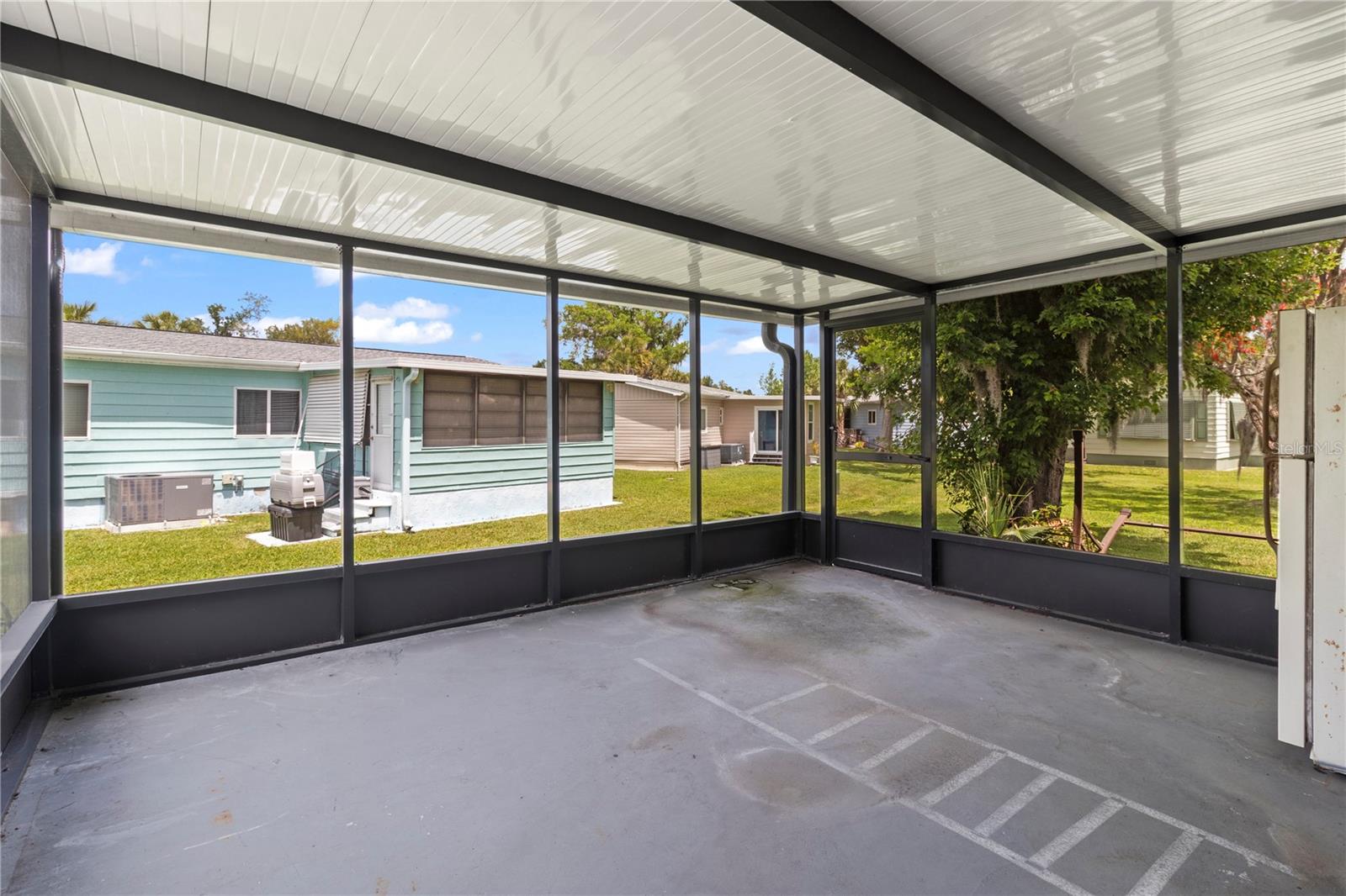 Image 38 of 64 For 48 Quail Court