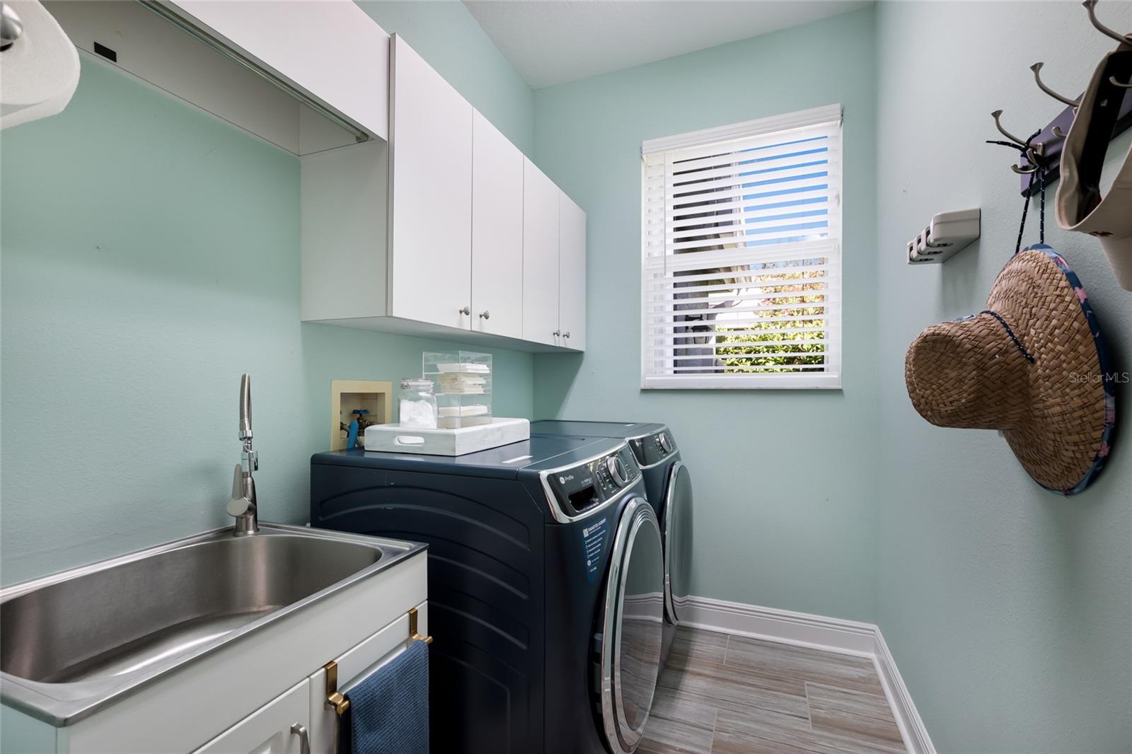 Image 37 of 56 For 9937 Laurel Valley Avenue Circle