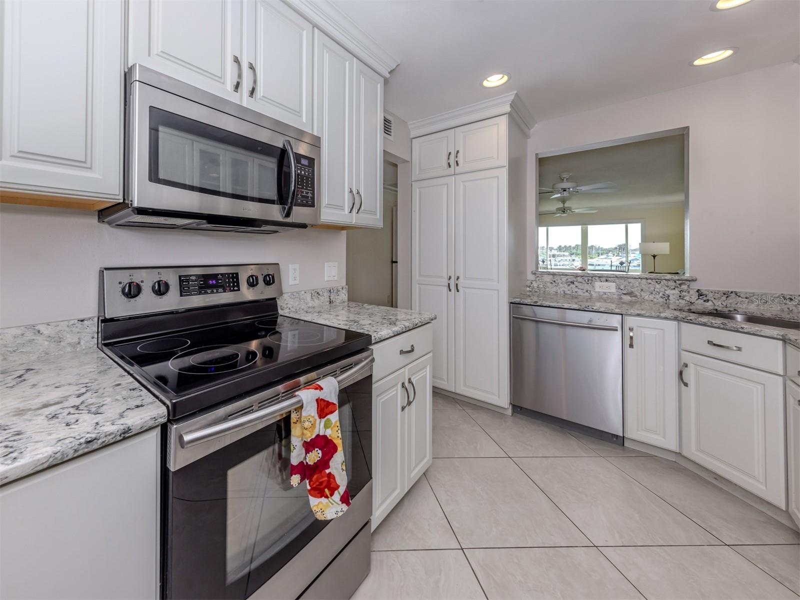 Image 12 of 62 For 250 Santa Maria Street 317