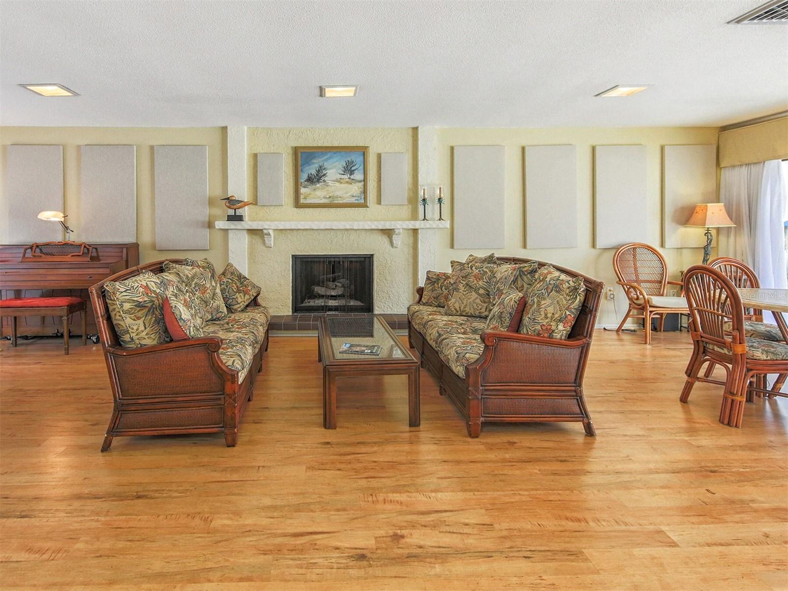 Image 39 of 62 For 250 Santa Maria Street 317