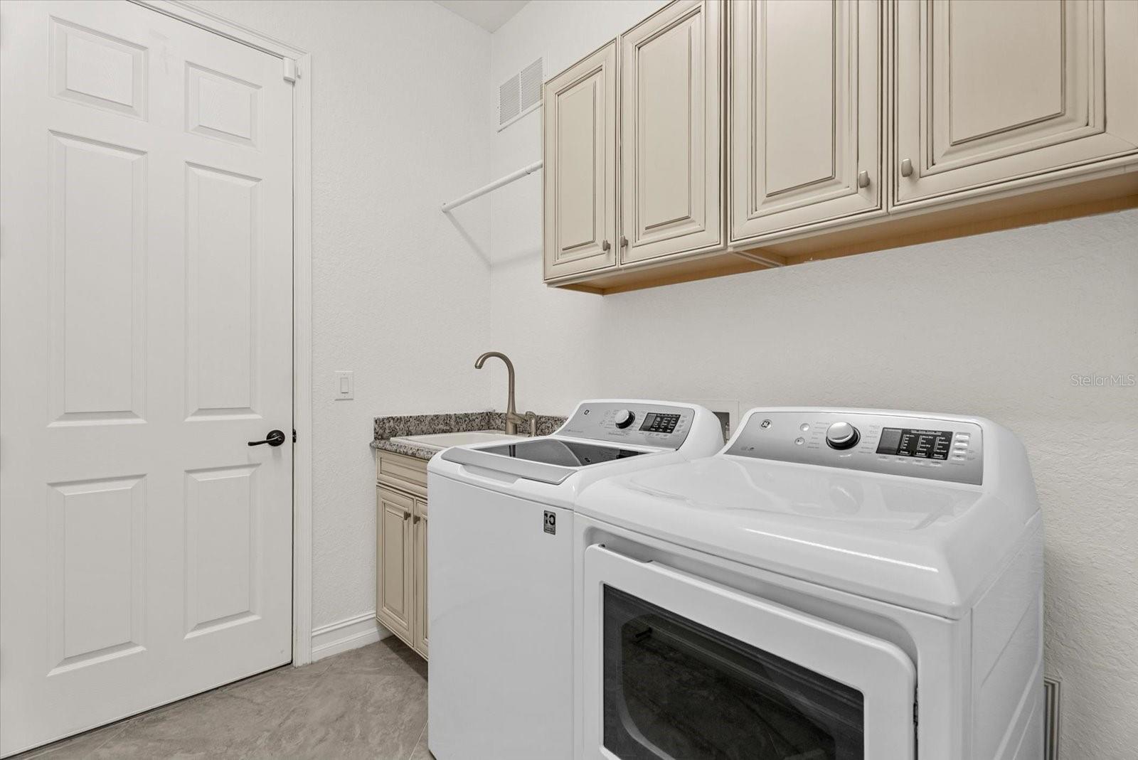 Image 26 of 45 For 5544 Mulligan Way