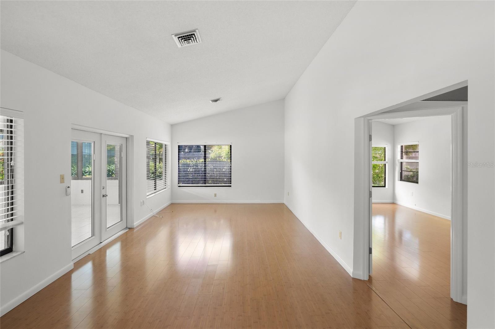 Image 10 of 41 For 4238 Carriage Drive 46