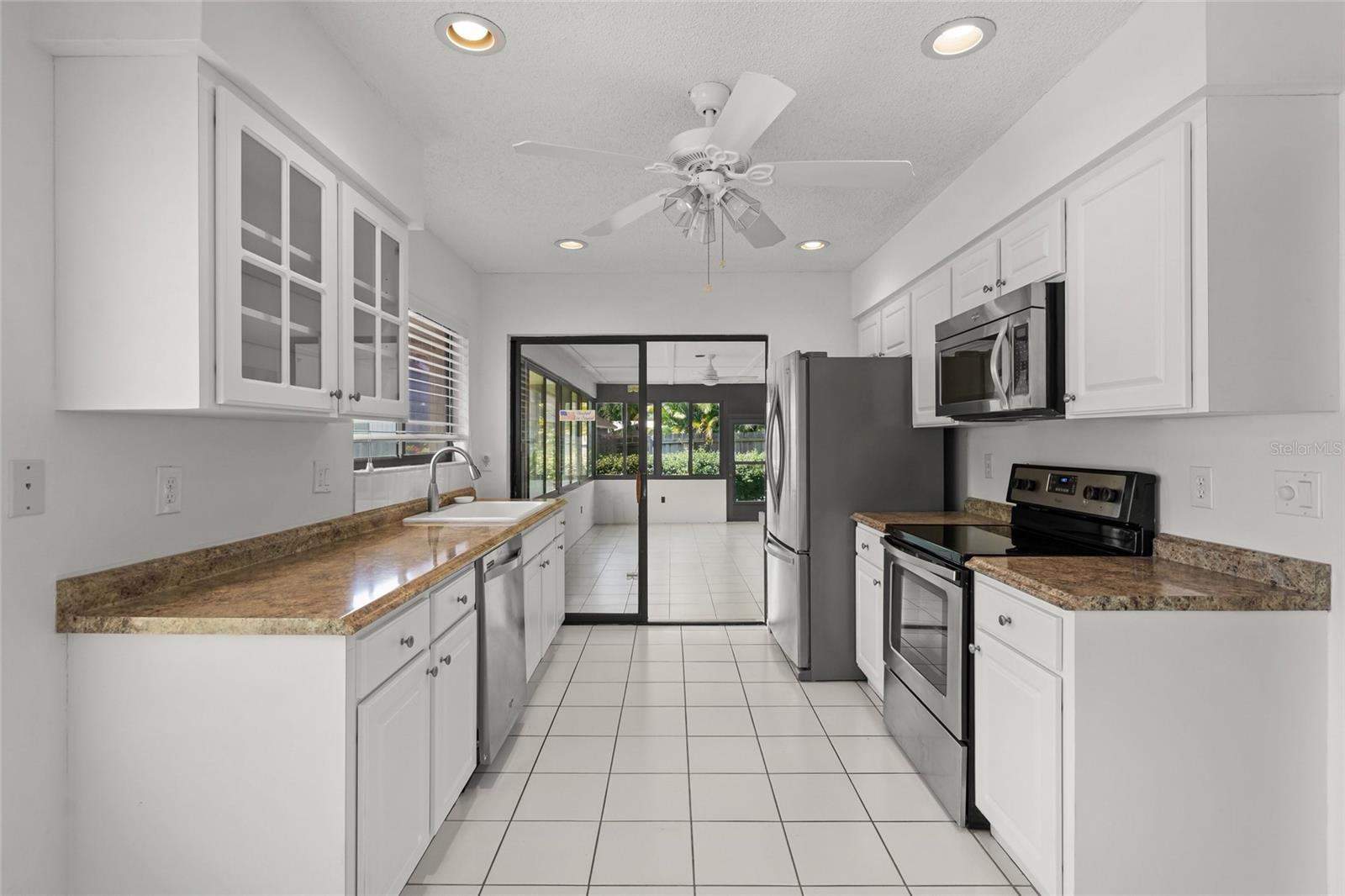Image 17 of 41 For 4238 Carriage Drive 46