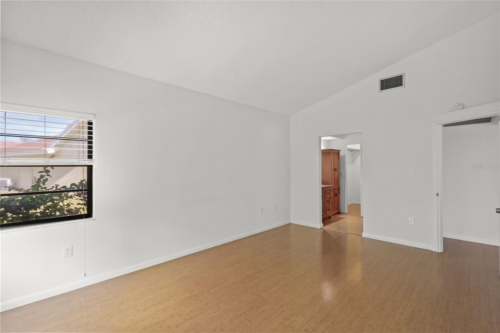 Image 30 of 41 For 4238 Carriage Drive 46