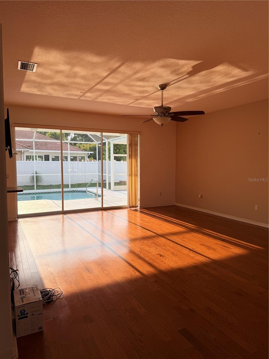 Image 24 of 59 For 7404 38th Court E