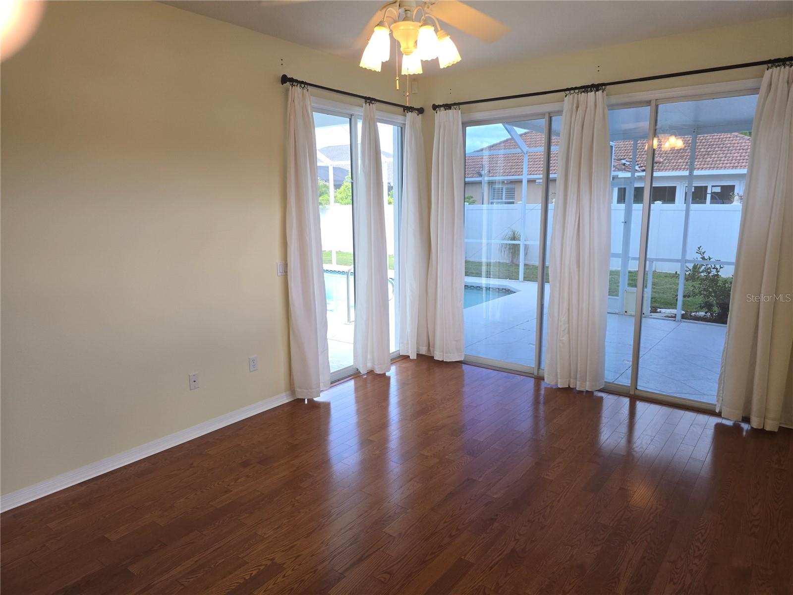 Image 32 of 59 For 7404 38th Court E