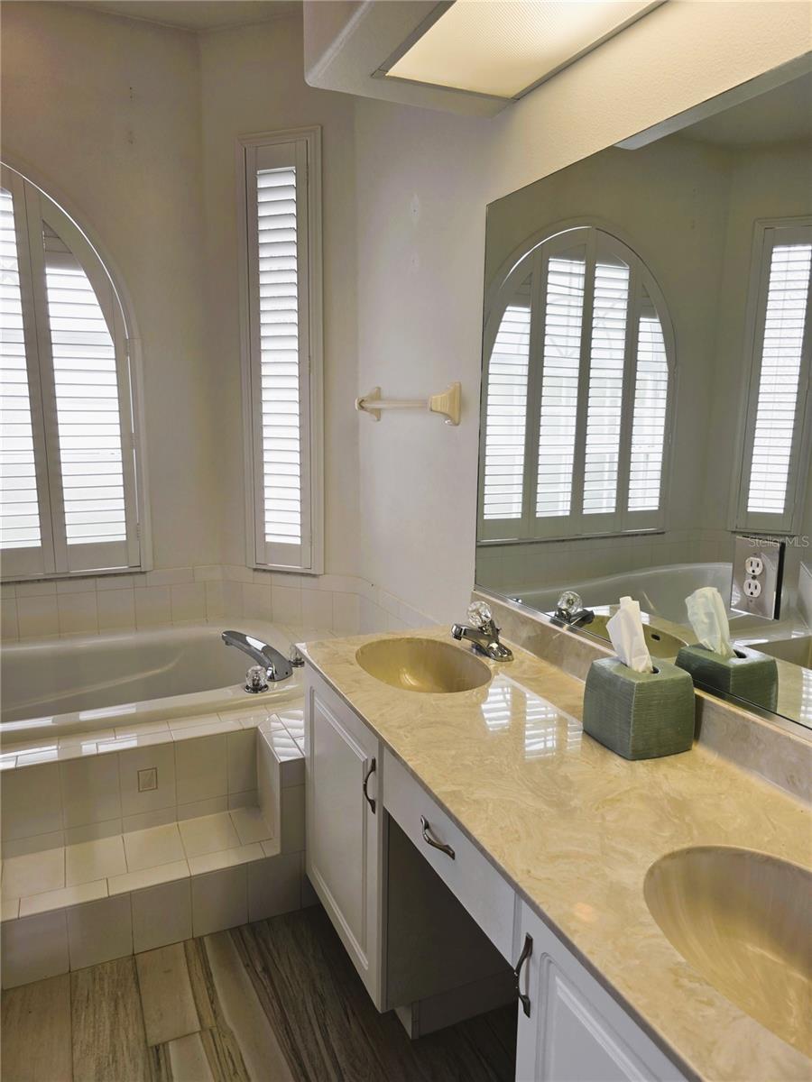 Image 40 of 59 For 7404 38th Court E